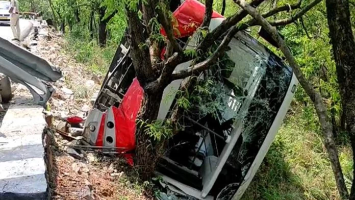 bus overturned in tirumala